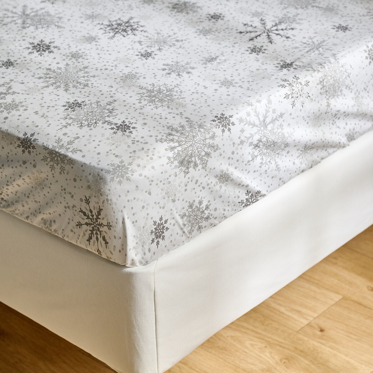 Prześcieradło Z Gumką Snowf 180x200 cm z motywem śnieżynki