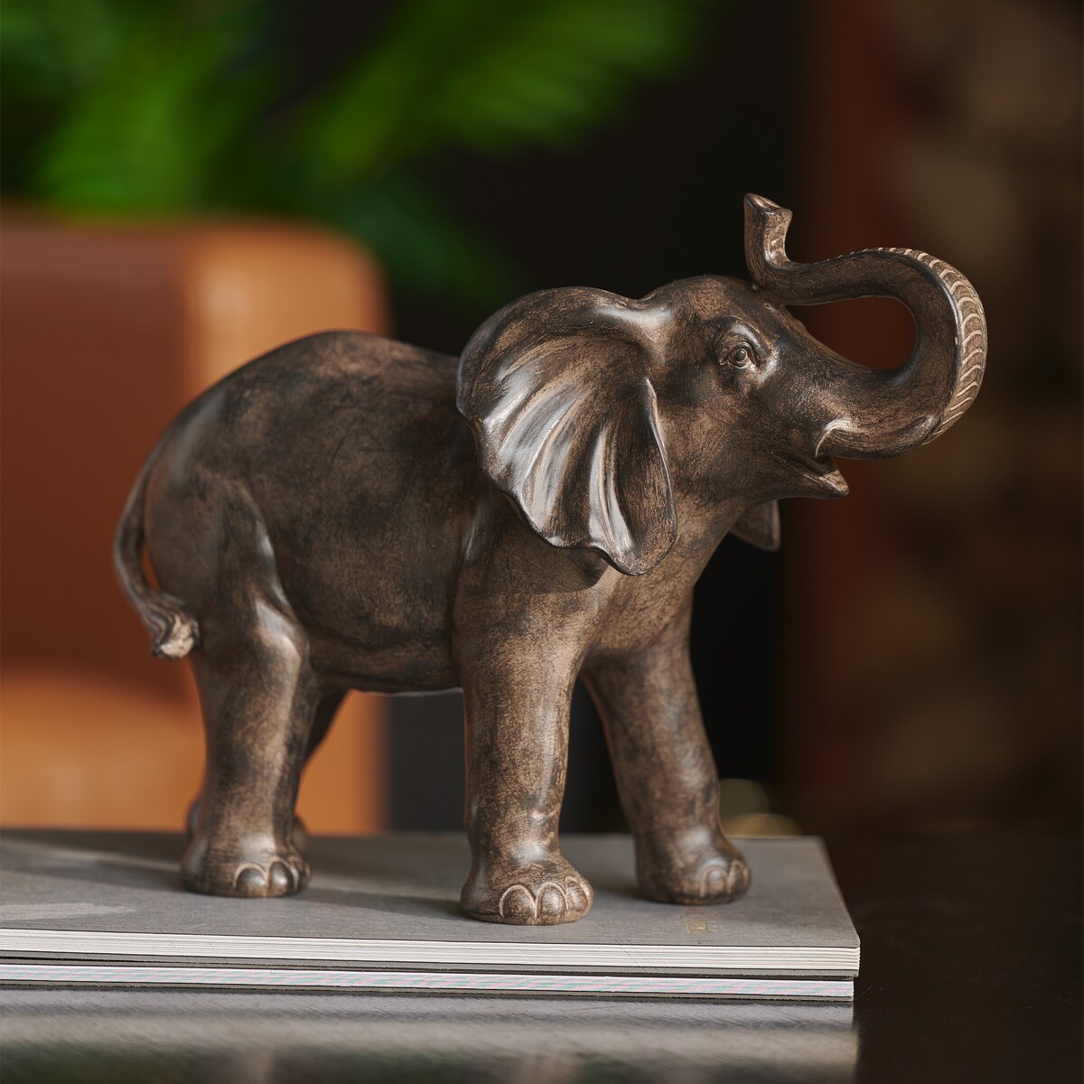 Figurka Elephisto z motywem zwierzęcym