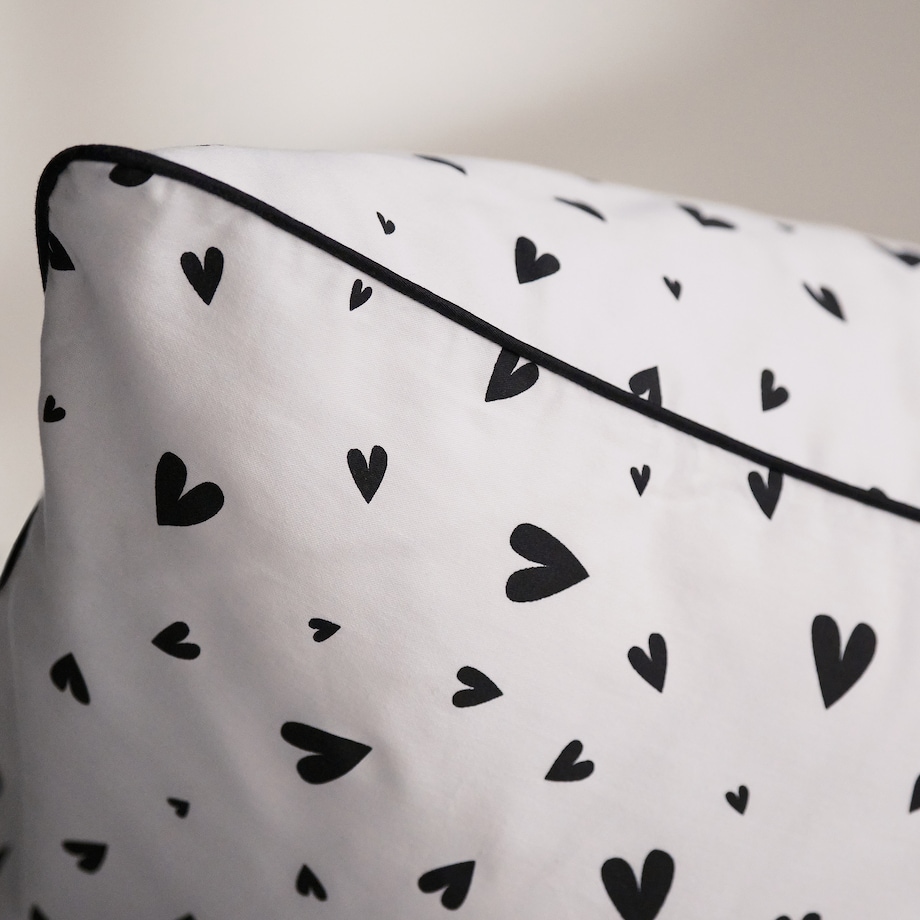 Pościel z bawełny satynowej z lamówką Malorina 160x200 cm z motywem serca