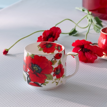 Kubek Lascivias z motywem kwiatowym