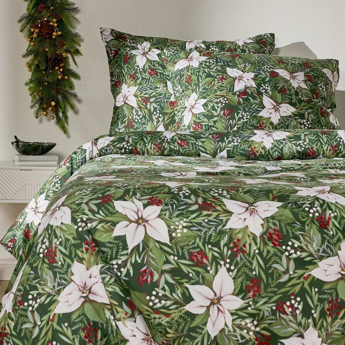 Komplet pościeli z mikrofibry Poinsetia 160x200 cm z 2 poszewkami 70x80