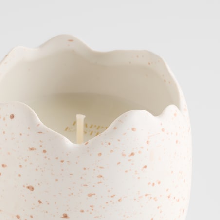 Świeca Eggshello z motywem skorupki