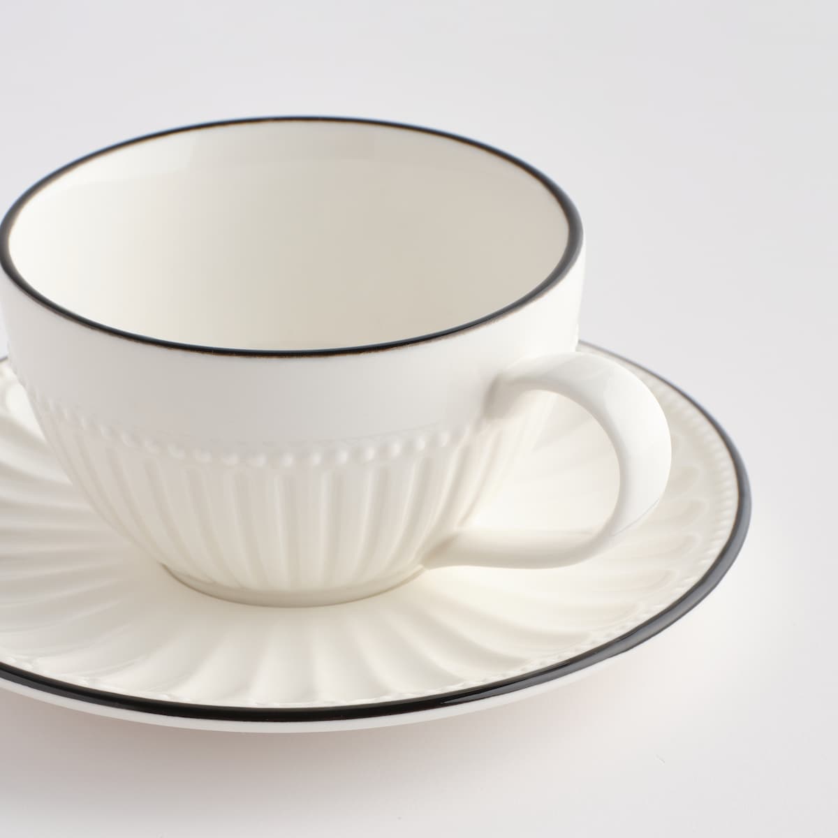 Filiżanka Ze Spodkiem Raya