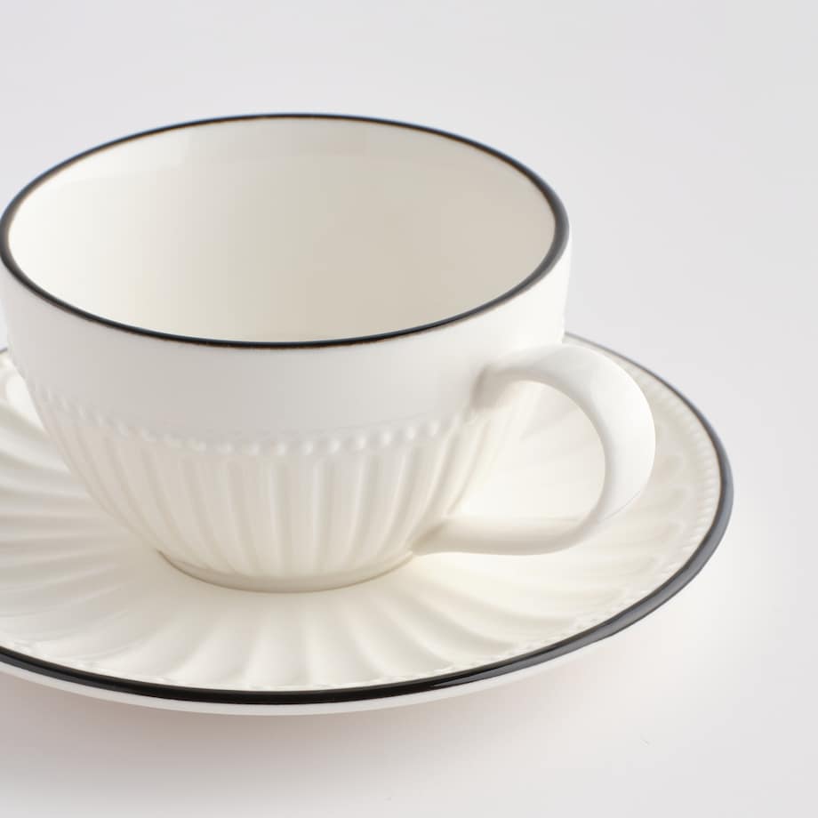 Filiżanka Ze Spodkiem Raya