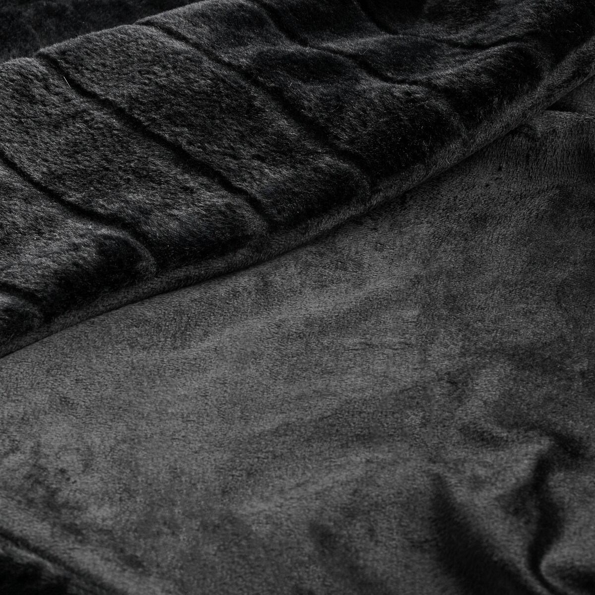 Jednokolorowa futrzana narzuta na łóżko Classolo 180x200 cm