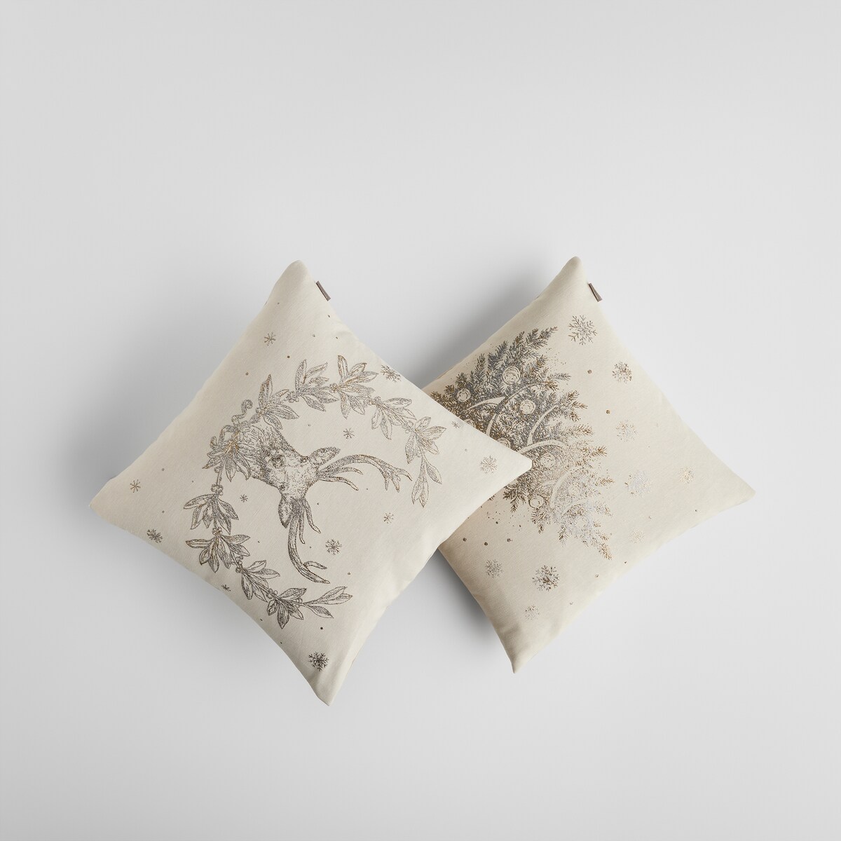 Poszewka Żakardowa Holivedo 45x45 cm z motywem renifera