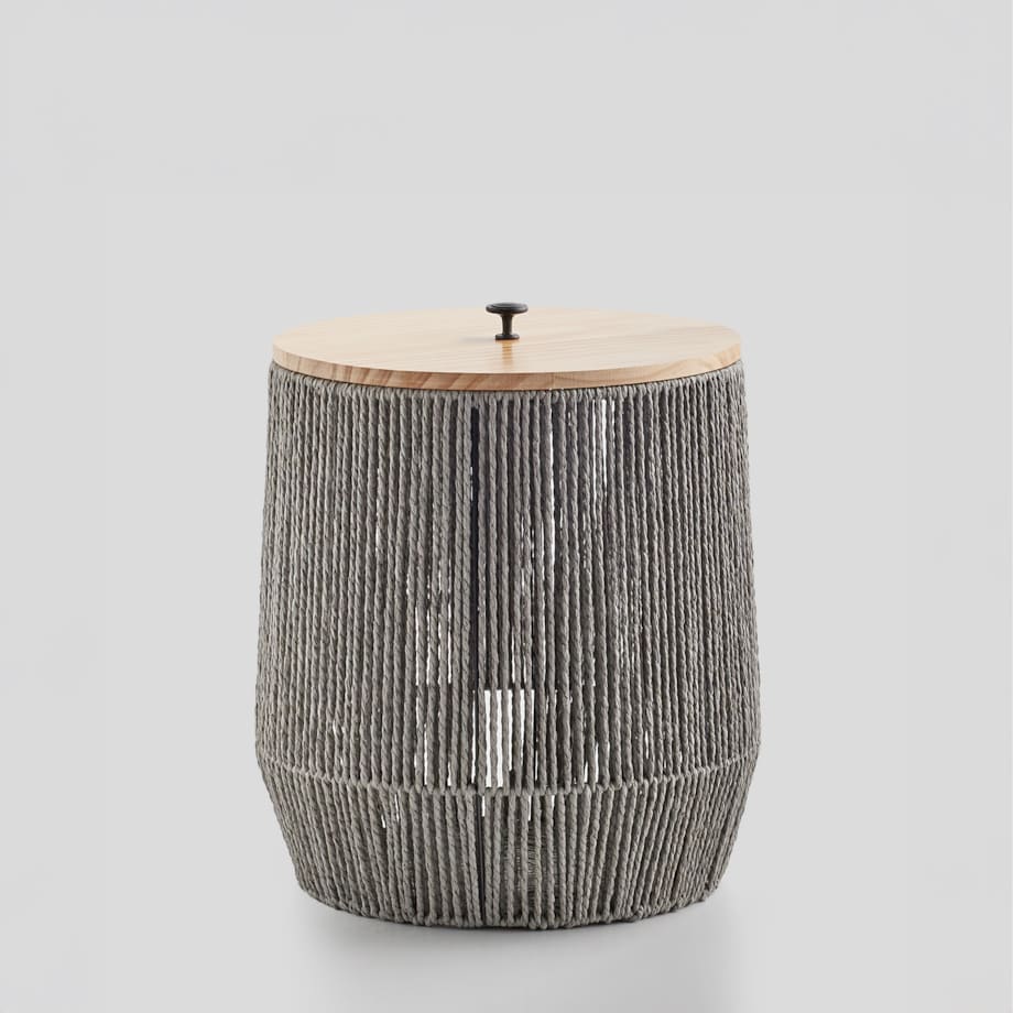 pleciony kosz na pranie z drewnianą pokrywką anielii