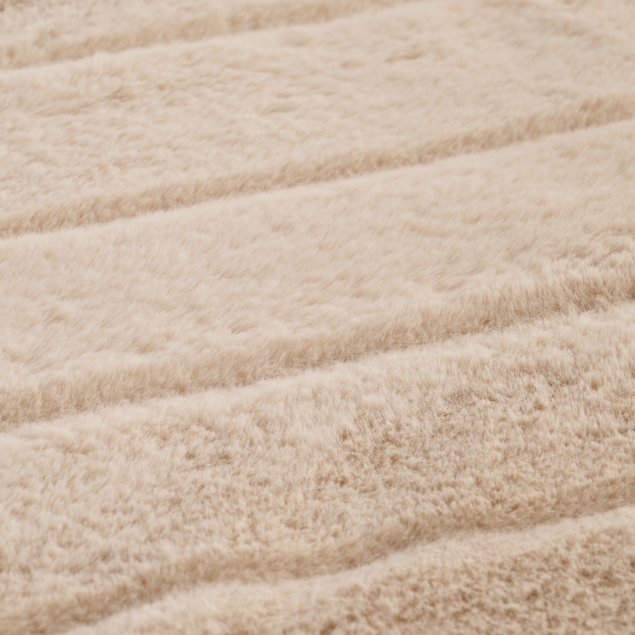 Jednokolorowa futrzana narzuta na łóżko Classolo 180x200 cm