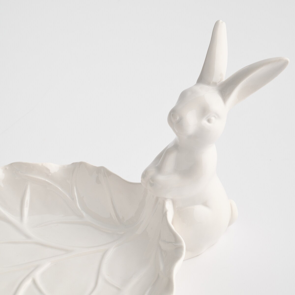 Patera Whitebunnos z motywem warzyw i królika