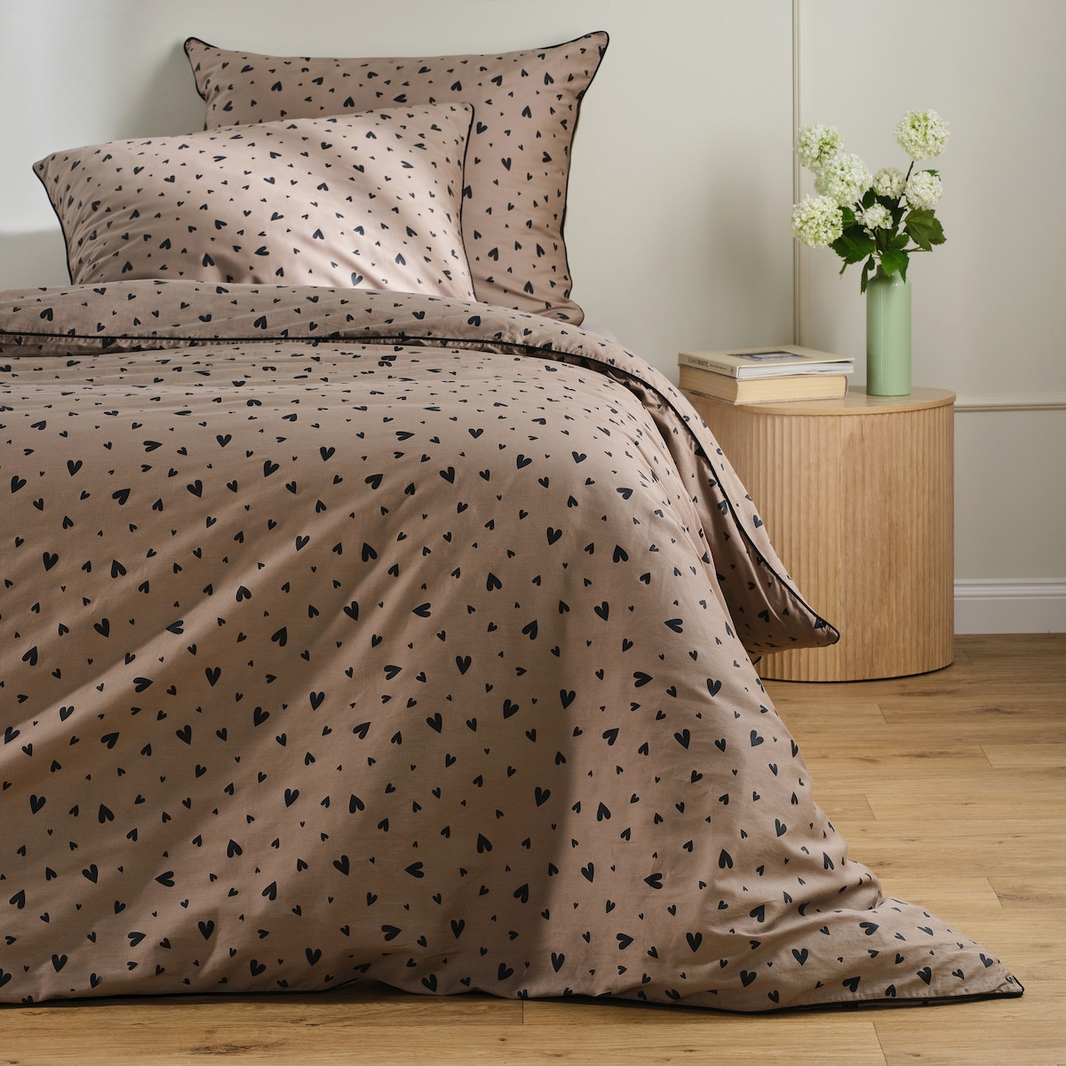 Pościel z bawełny satynowej z lamówką Malorina 160x200 cm z motywem serca