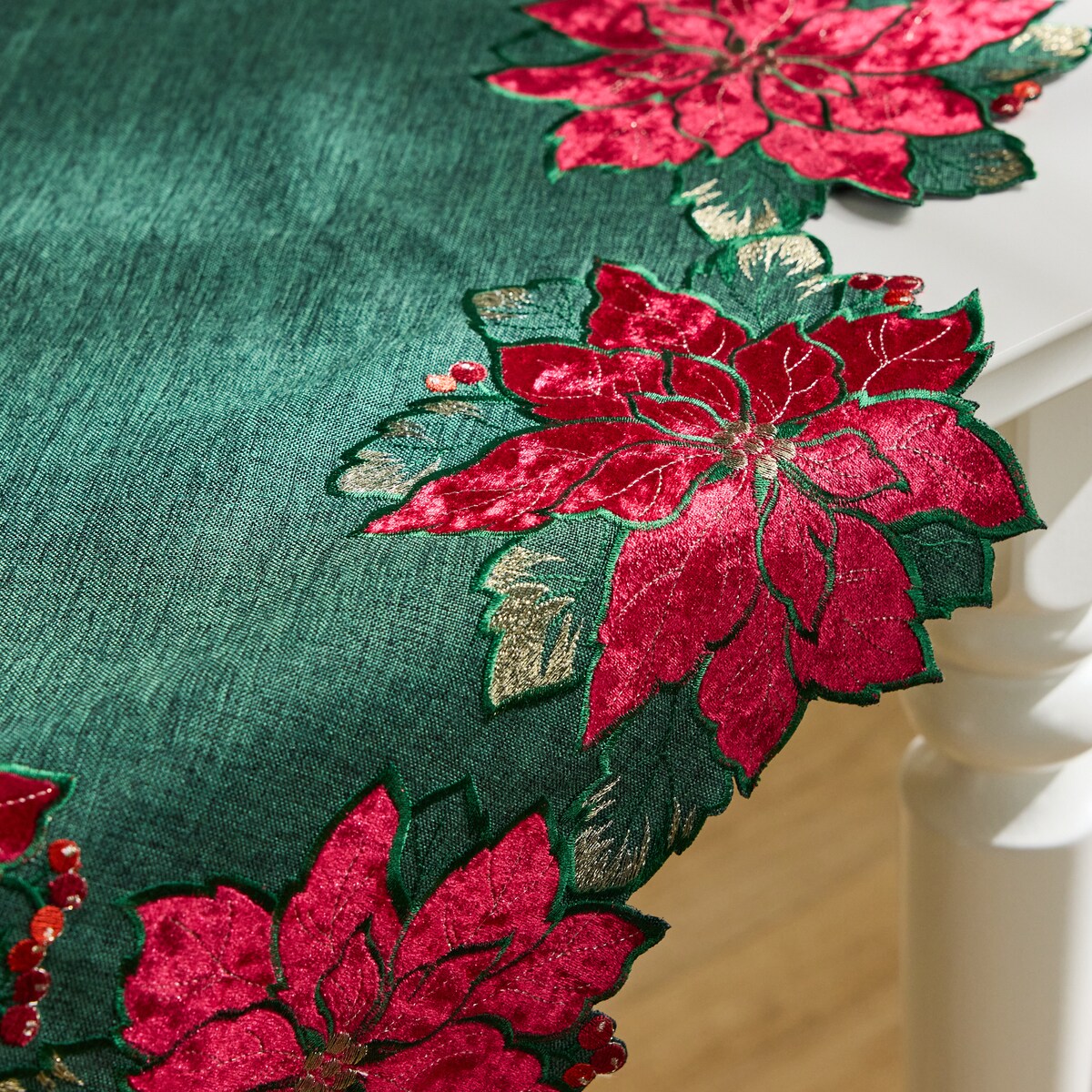 Serweta Haftowana Poinsetto 80x80 cm