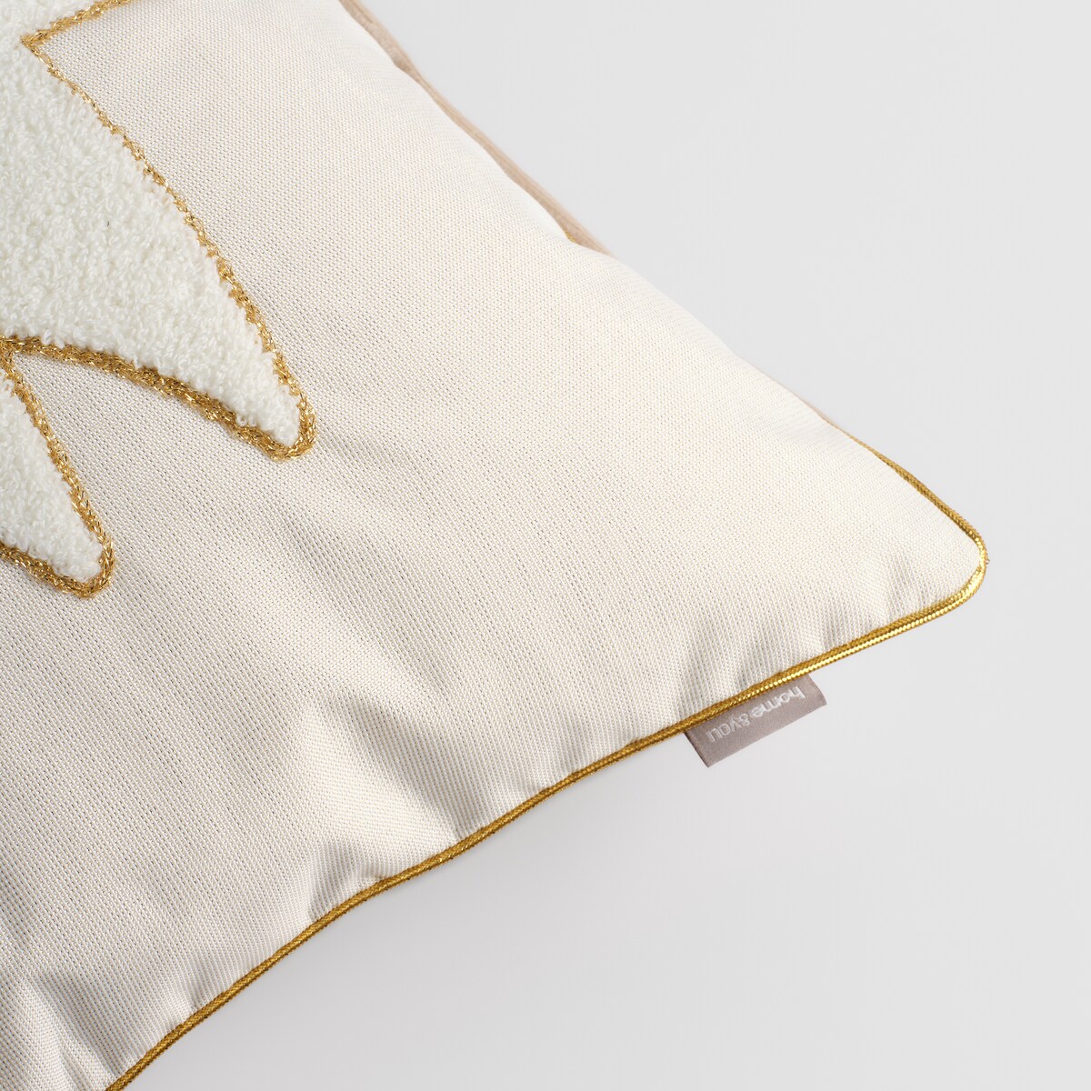 Poszewka Haftowana Medis 45x45 cm z motywem choinki