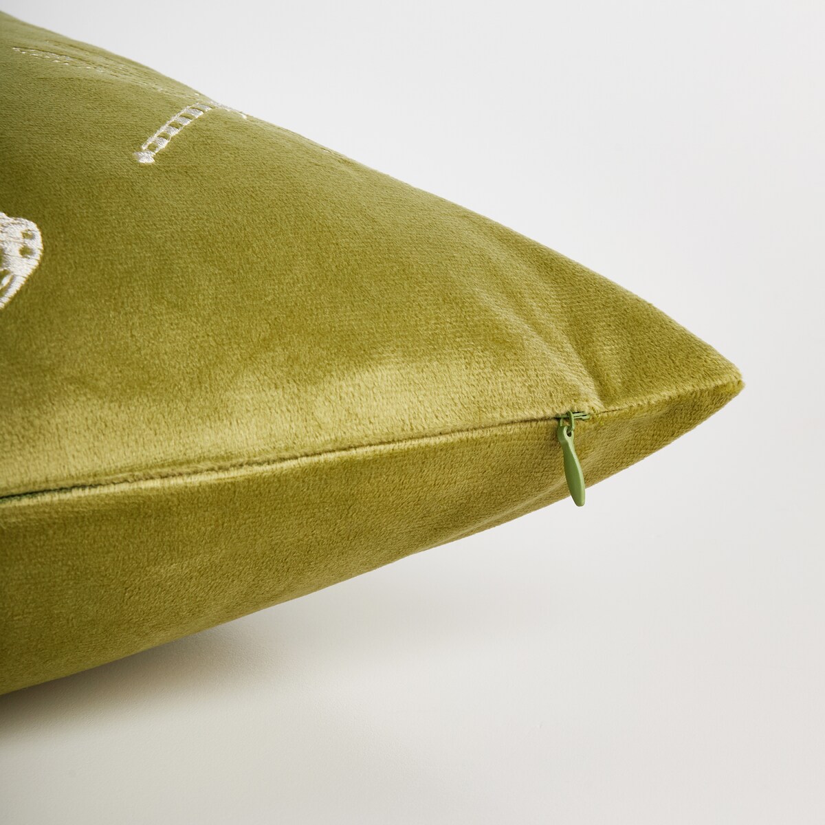 Poszewka Haftowana Owados 45x45 cm z motywem zwierzęcym