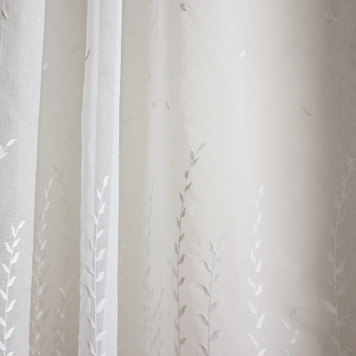 Firana haftowana Phyllia 140x250 cm
