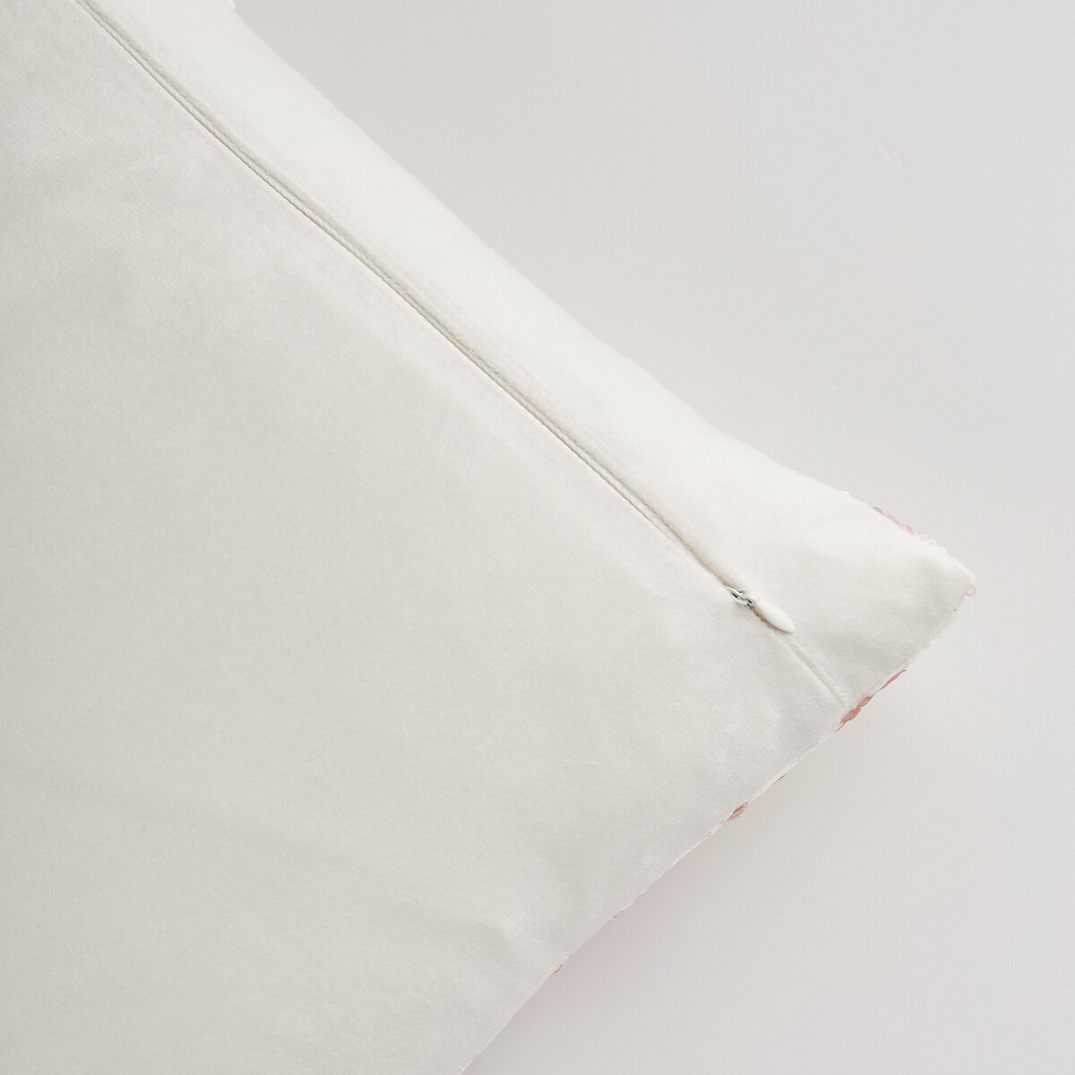 Poszewka Haftowana Shawbury 45x45 cm z motywem kwiatowym