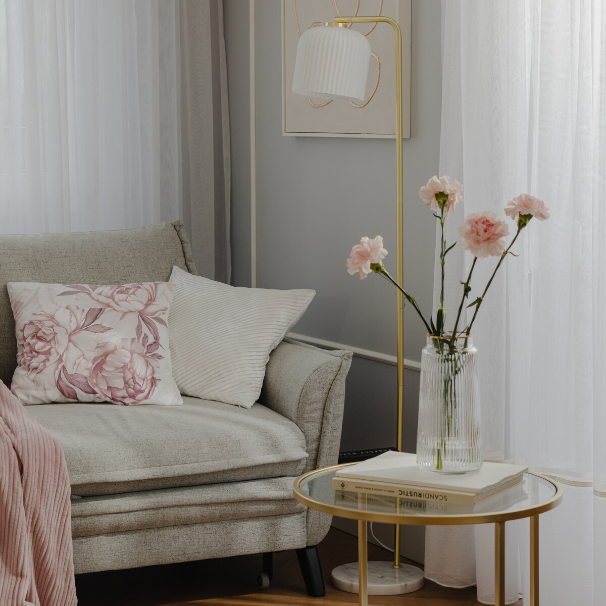 Lampa podłogowa z marmurową podstawą Ivory