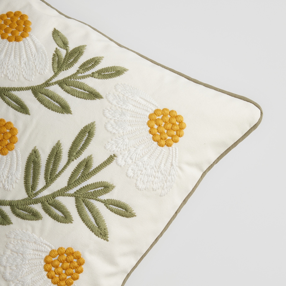 Poszewka Haftowana Rumianko 45x45 cm z motywem kwiatowym