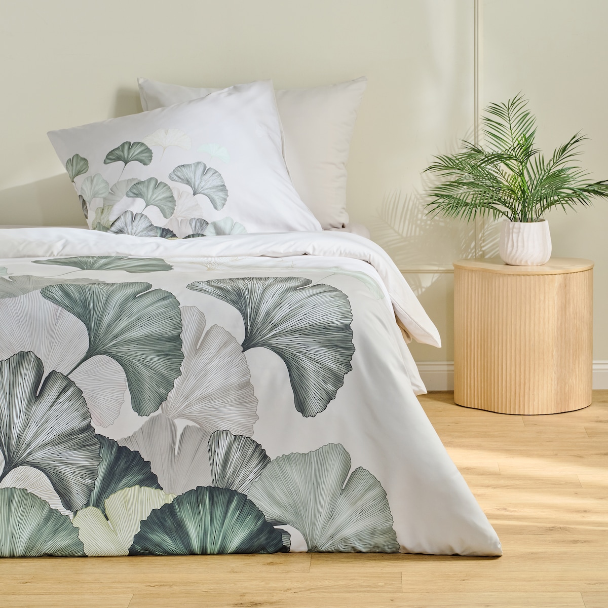 Komplet pościeli z mikrofibry Leander 200x220 cm z 2 poszewkami 70x80