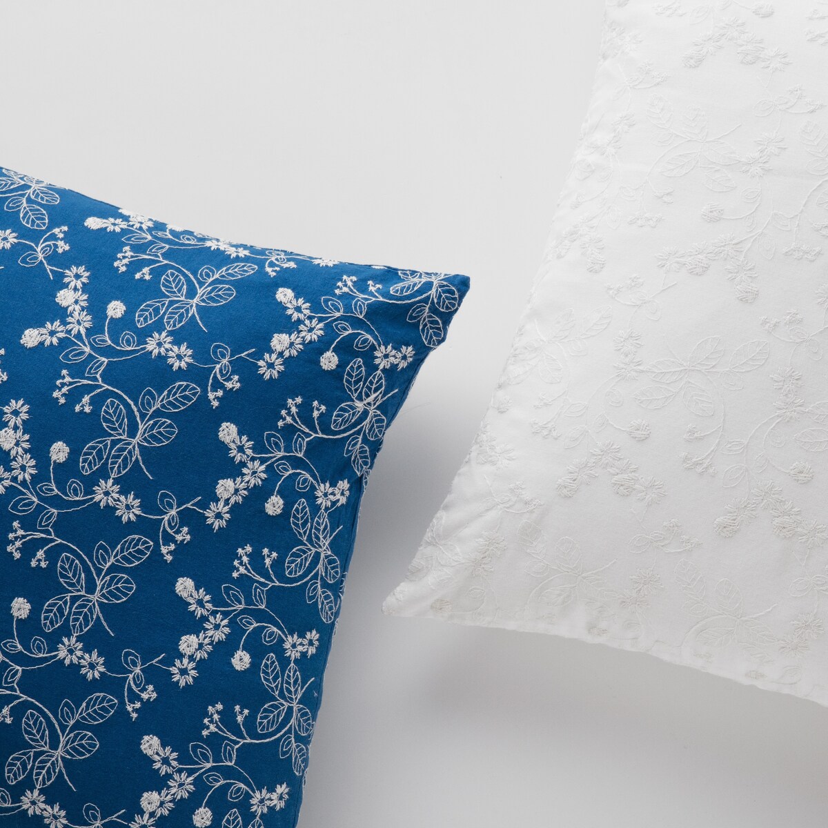 Poszewka Haftowana Kasim 45x45 cm