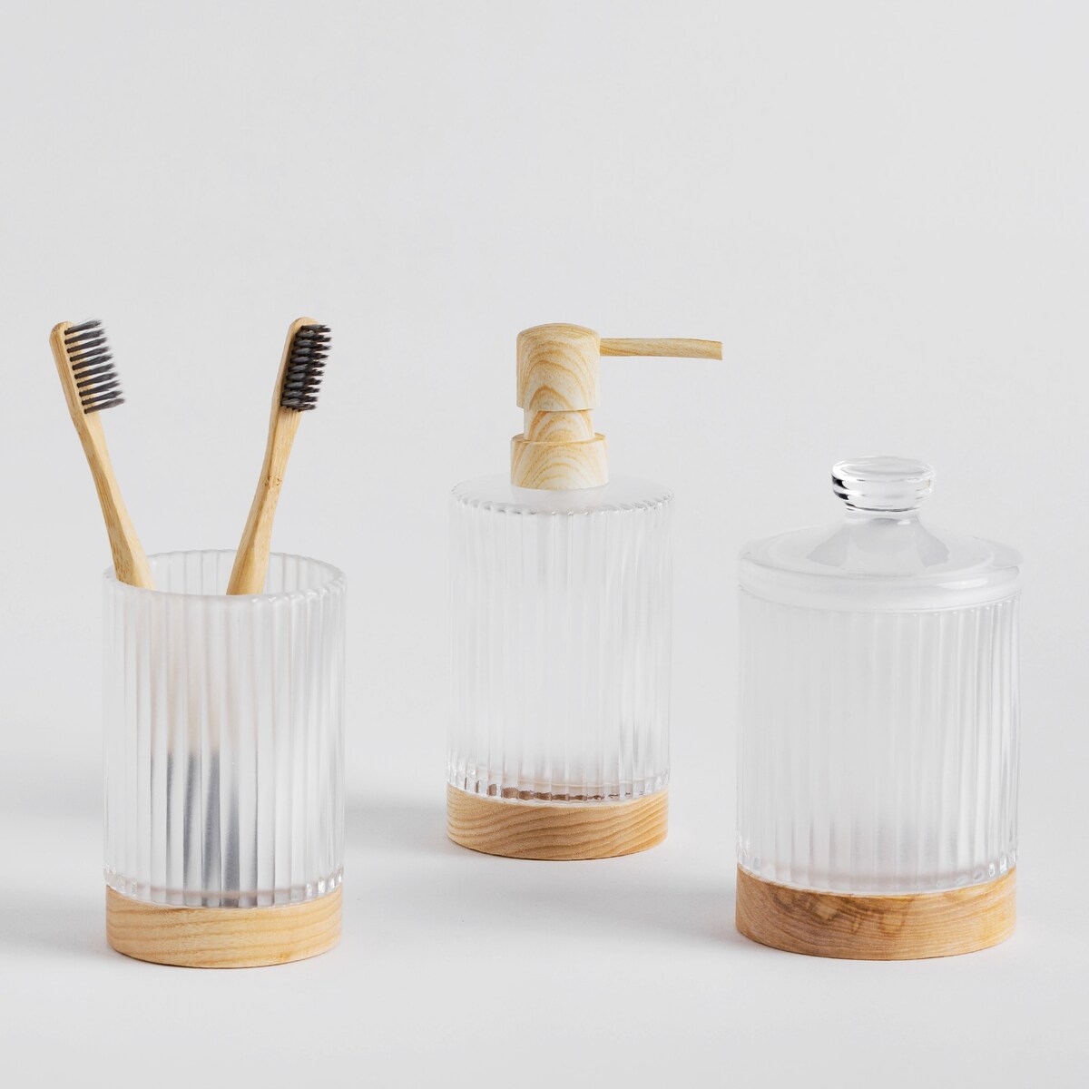 Dozownik Łazienkowy z ryflowanego szkła i drewna Apari