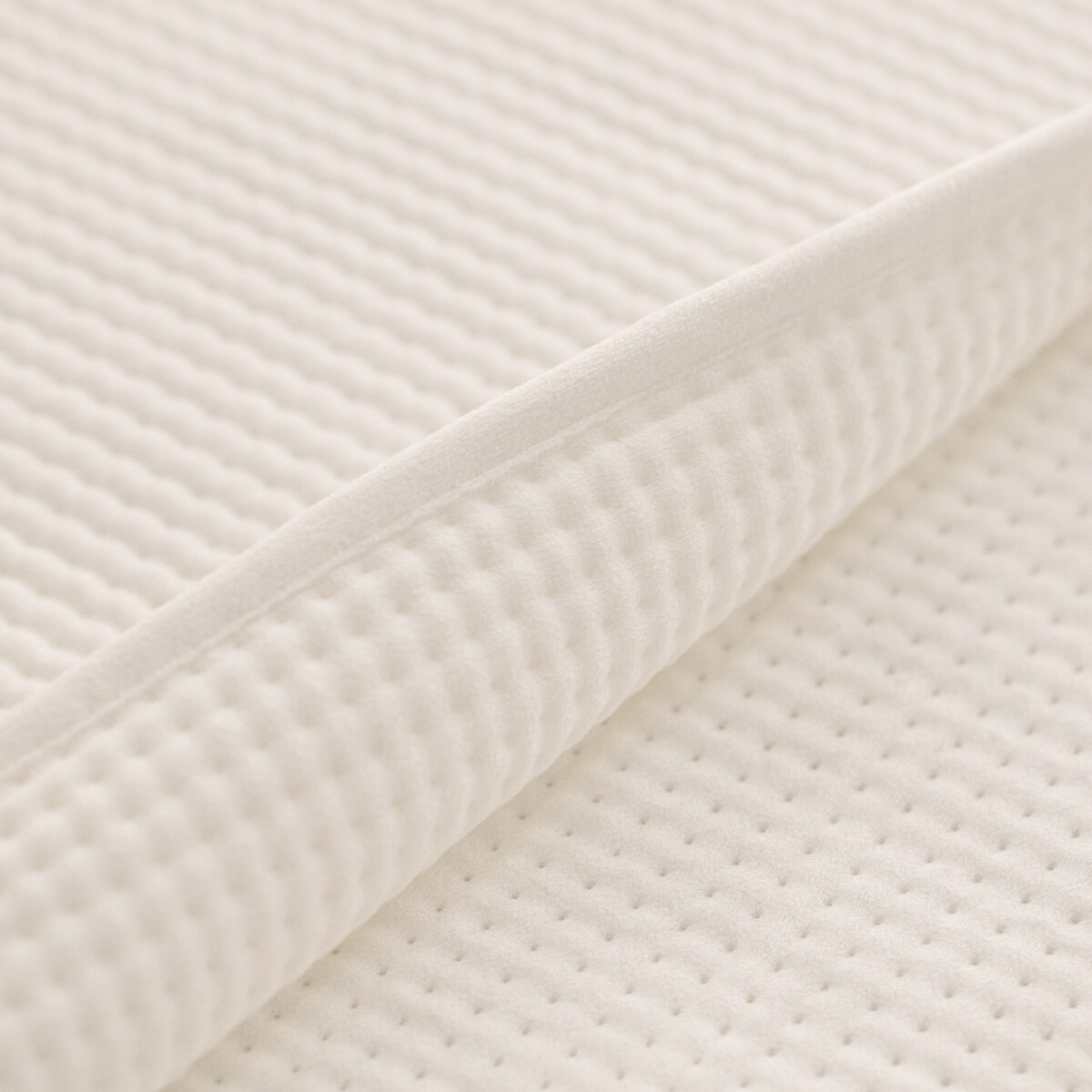 Jednokolorowa narzuta na łóżko z wytłoczonym wzorem Pontoso 200x220 cm