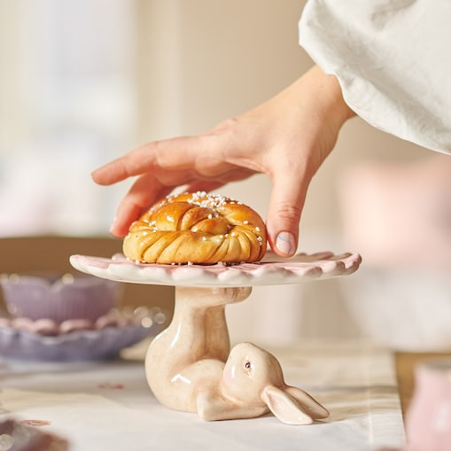 Patera Na Nóżce Pastelbunni z motywem kwiatowym i królika