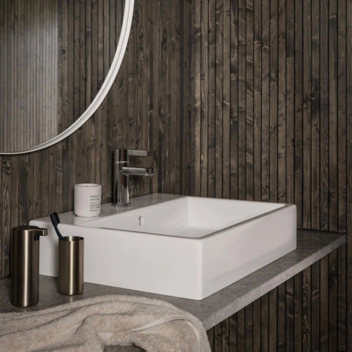 Dozownik do mydła MODO, brass