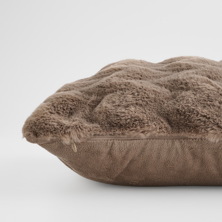 Poszewka Futrzana Pilora 45x45 cm z motywem geometrycznym