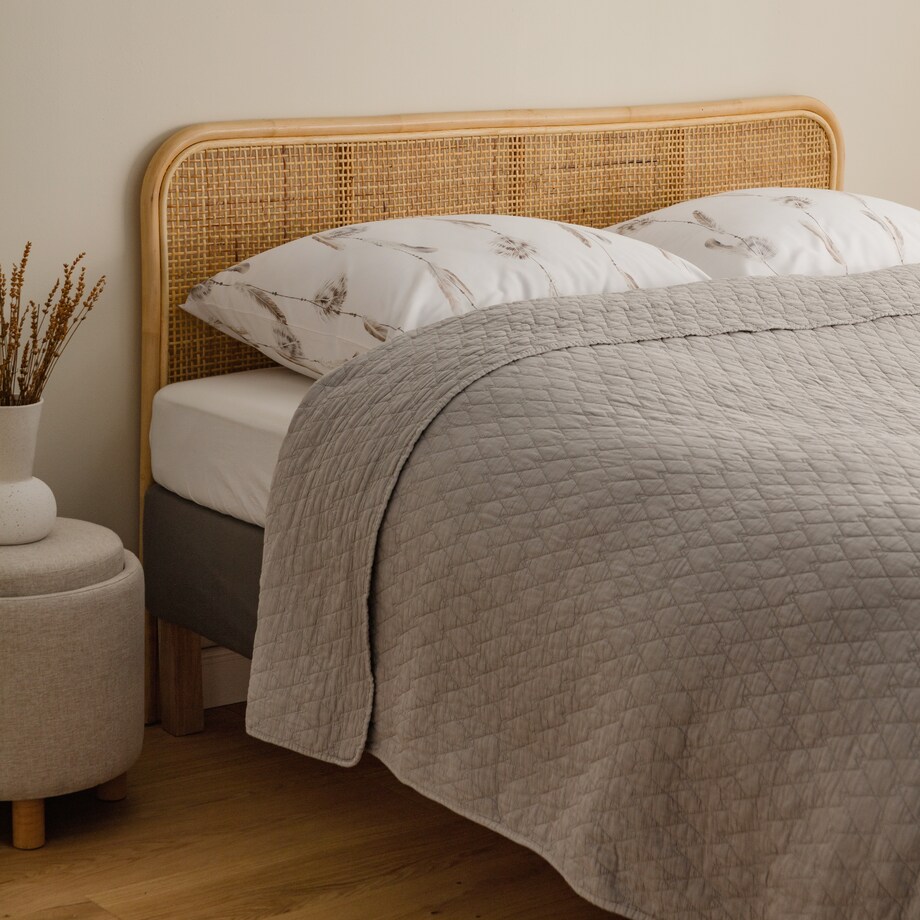 Narzuta z Efektem Sprania Przeszywana w Geometryczny Wzór Moonsone 200x220 cm