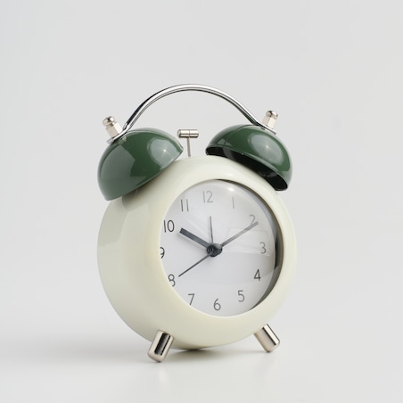 zegar stojący typu budzik tickle