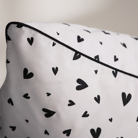 Pościel z bawełny satynowej z lamówką Malorina 140x200 cm z motywem serc