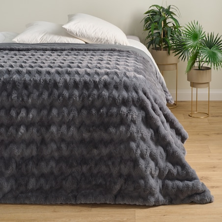 Jednokolorowa futrzana narzuta na łóżko Pilora 180x200 cm