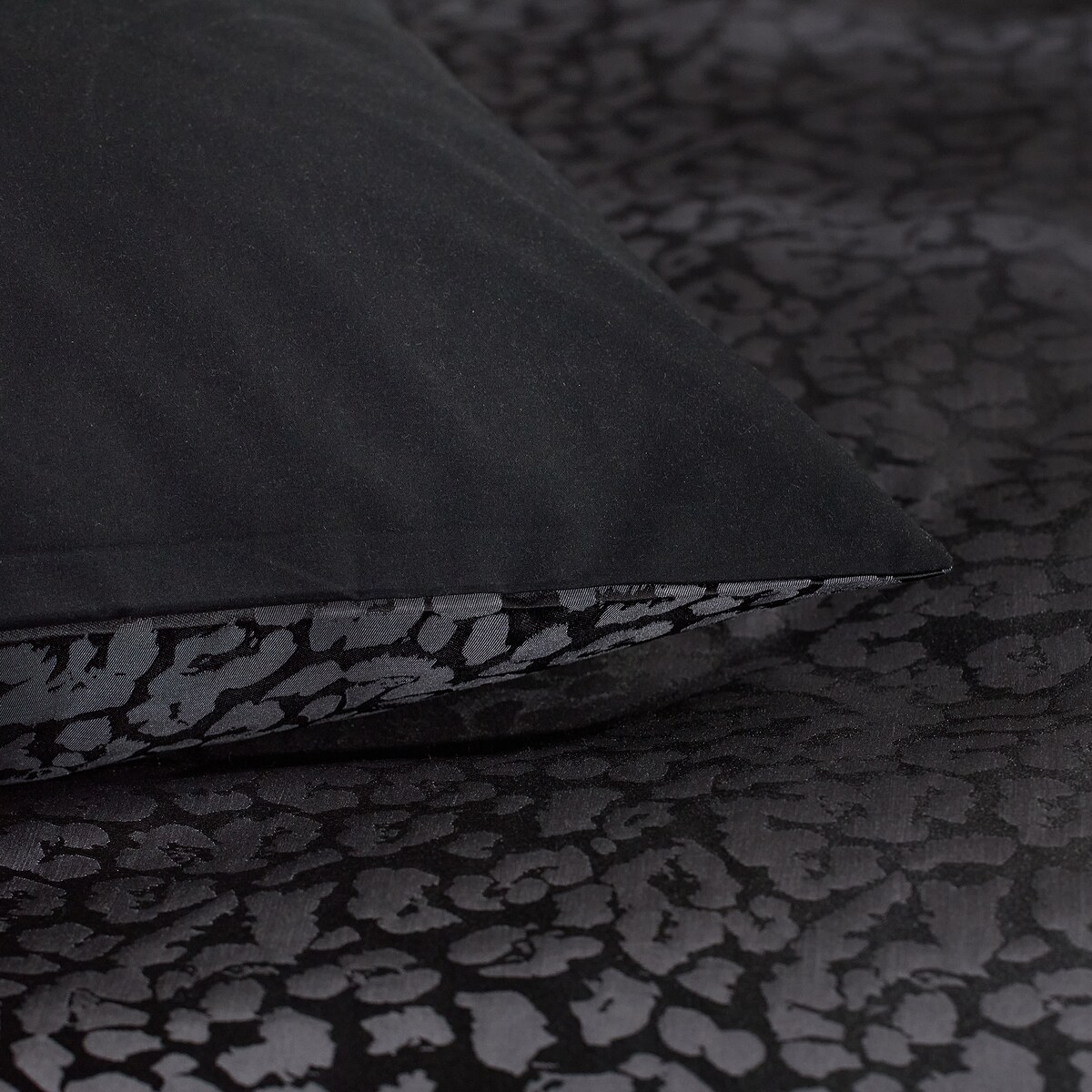 Pościel Żakardowa Pantero 200x220 cm z motywem zwierzęcym