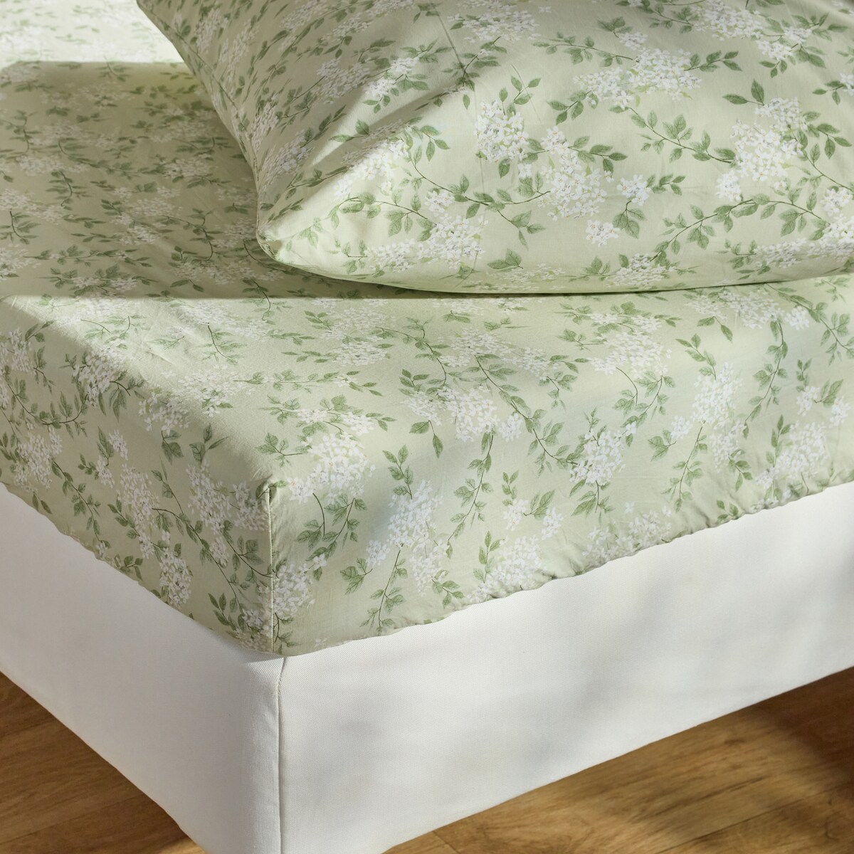 Prześcieradło bawełniane z gumką Silishala 180x200 cm z motywem kwiatowym