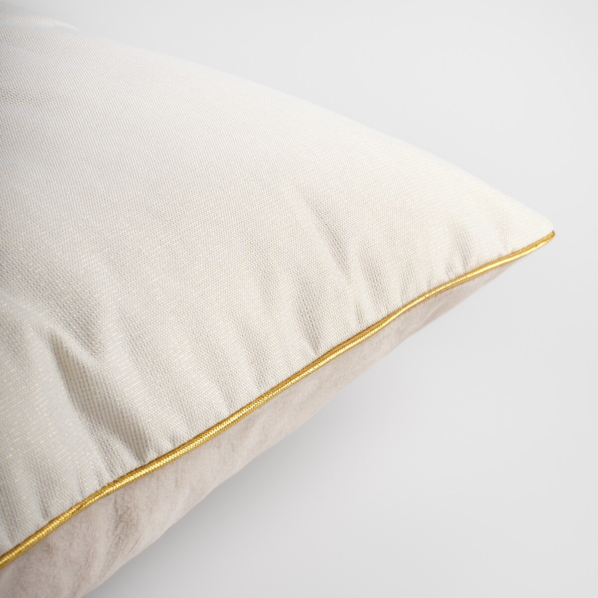 Poszewka Haftowana Medis 45x45 cm z motywem choinki