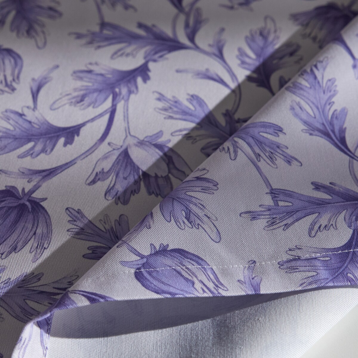 Serweta Drukowana Amantello 80x80 cm z motywem kwiatowym