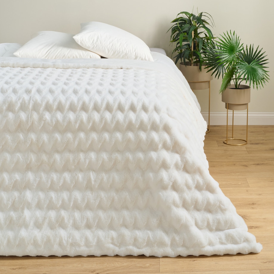 Jednokolorowa futrzana narzuta na łóżko Pilora 180x200 cm