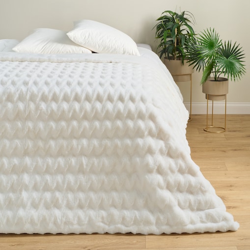 Jednokolorowa futrzana narzuta na łóżko Pilora 180x200 cm