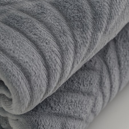 Jednokolorowy koc z wytłoczonym wzorem Leafline 150x200 cm