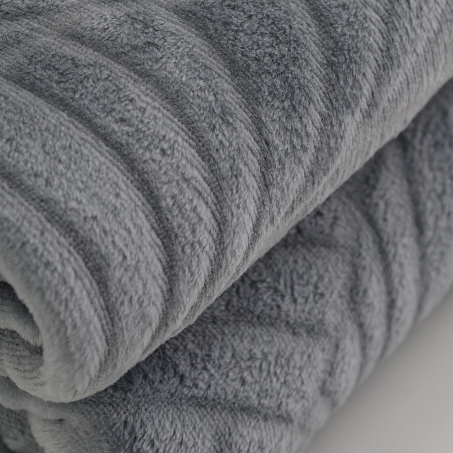 Jednokolorowy koc z wytłoczonym wzorem Leafline 150x200 cm