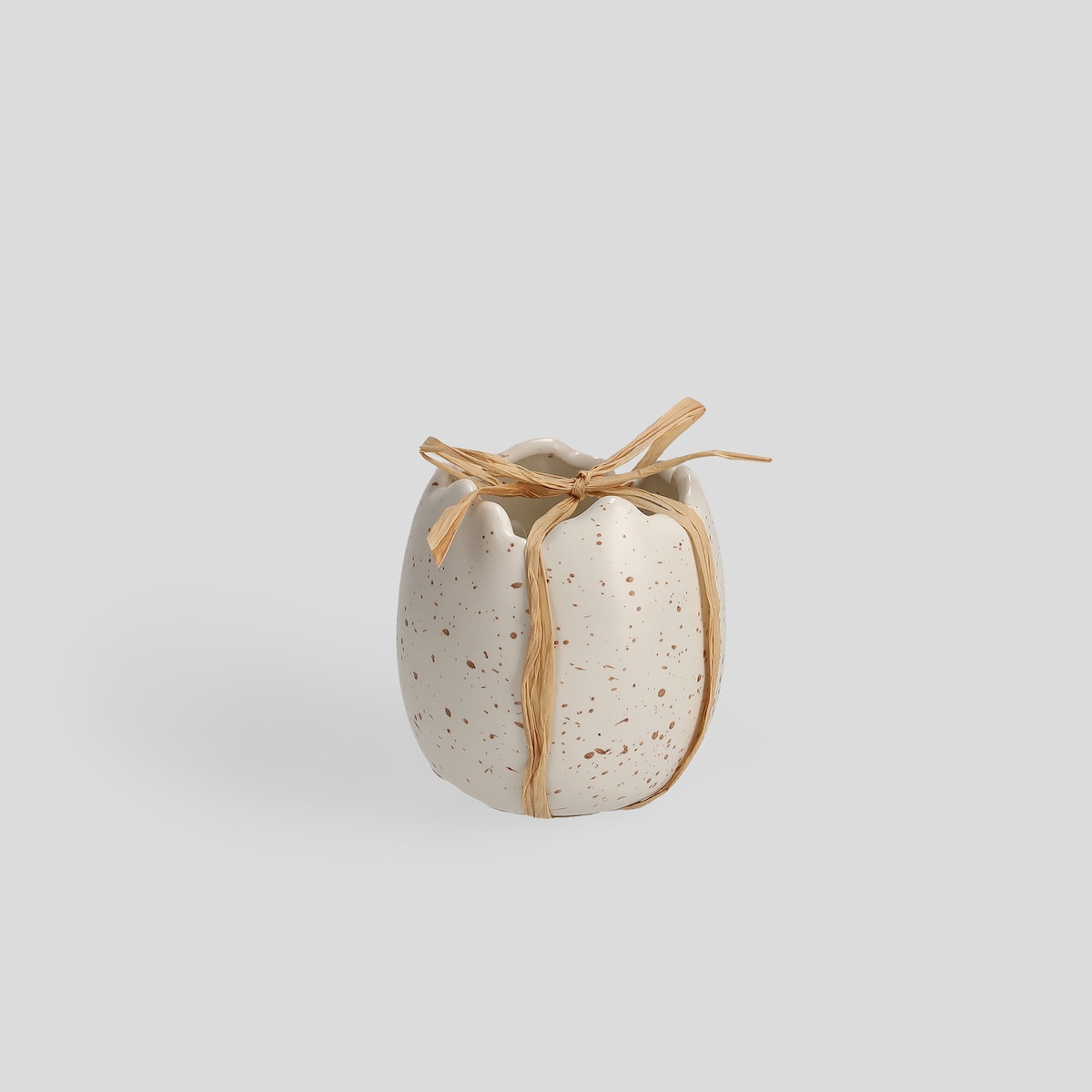 Świeca Eggshello z motywem skorupki