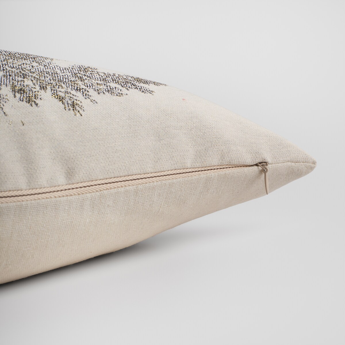 Poszewka Żakardowa Holis 45x45 cm z motywem choinki