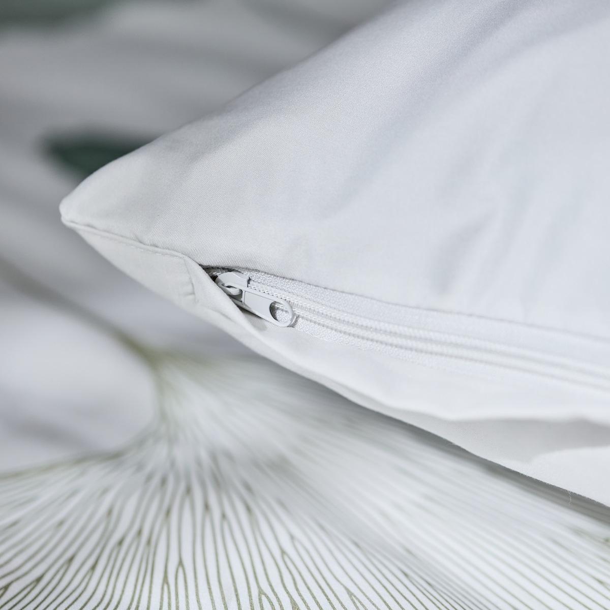 Komplet pościeli z mikrofibry Leander 200x220 cm z 2 poszewkami 70x80