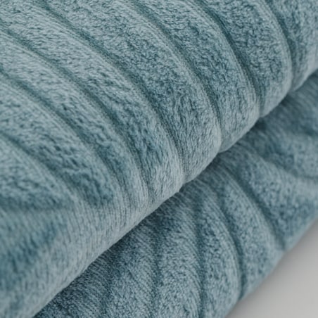 Jednokolorowy koc z wytłoczonym wzorem Leafline 150x200 cm