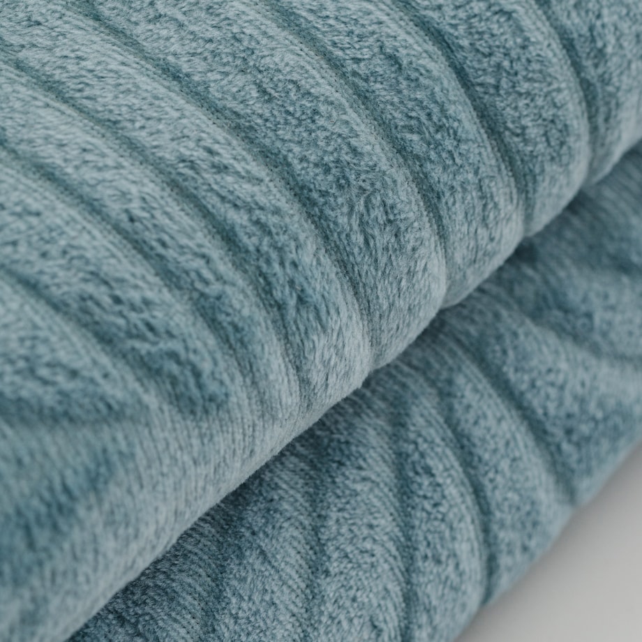 Jednokolorowy koc z wytłoczonym wzorem Leafline 150x200 cm