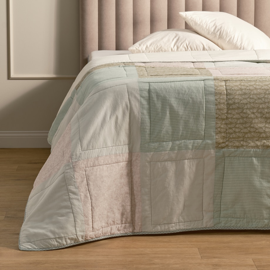 Patchwork narzuta na łóżko Telicate 200x220 cm z motywem roślinnym