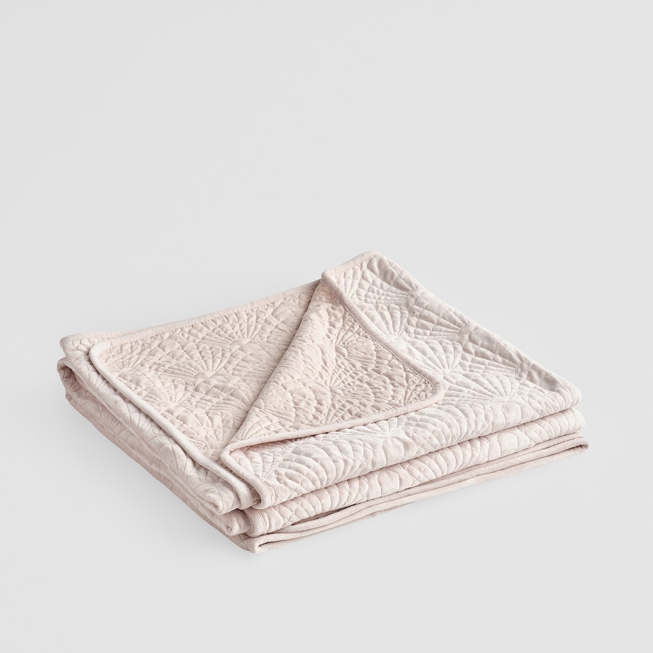 Jednokolorowa narzuta na łóżko z przeszywanym wzorem Centero 200x220 cm z motywem morskim