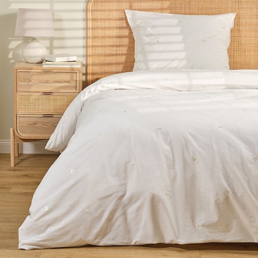 Pościel z perkalu z haftem Margotka 140x200 cm z motywem kwiatowym