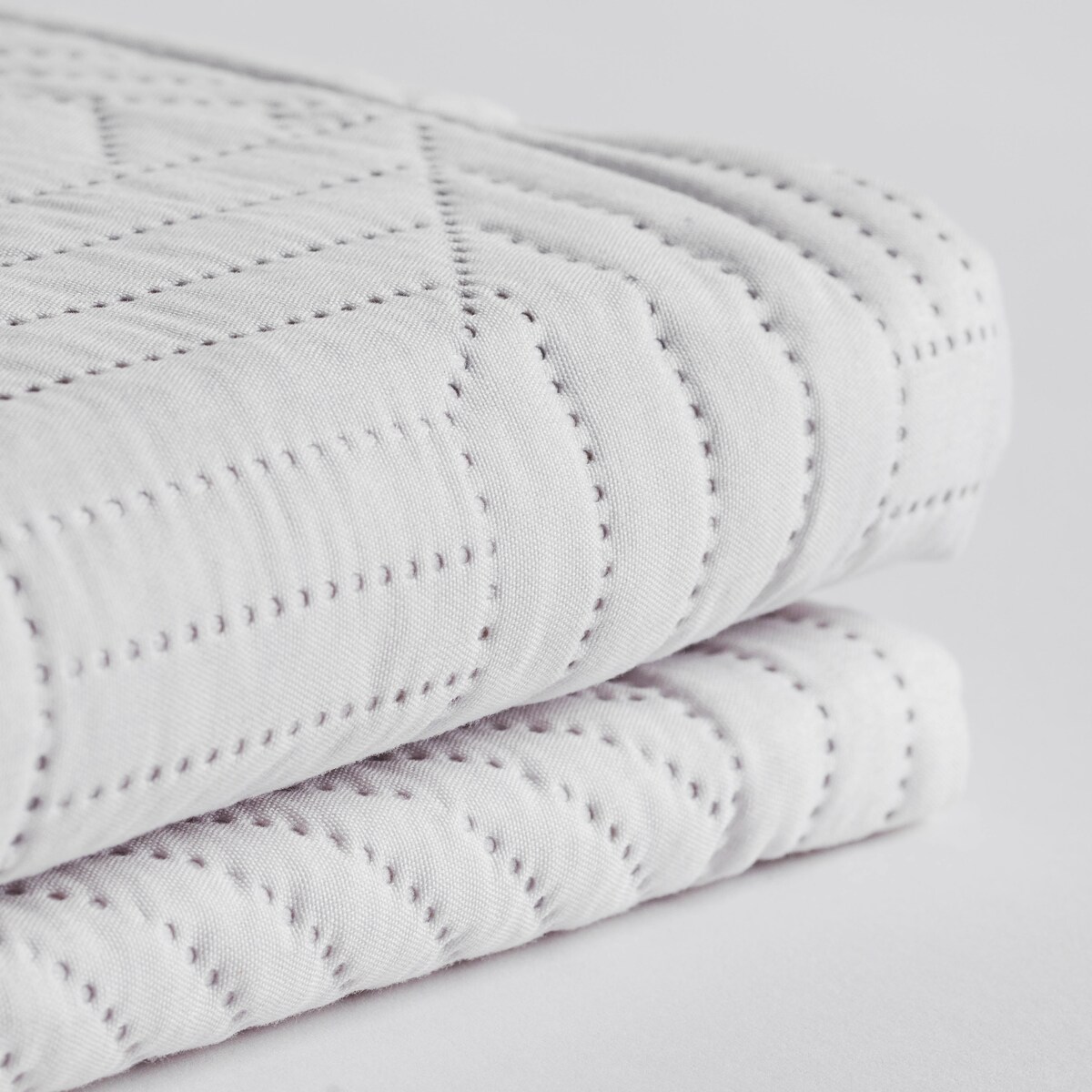 Jednokolorowa narzuta na łóżko Modern 240x260 cm