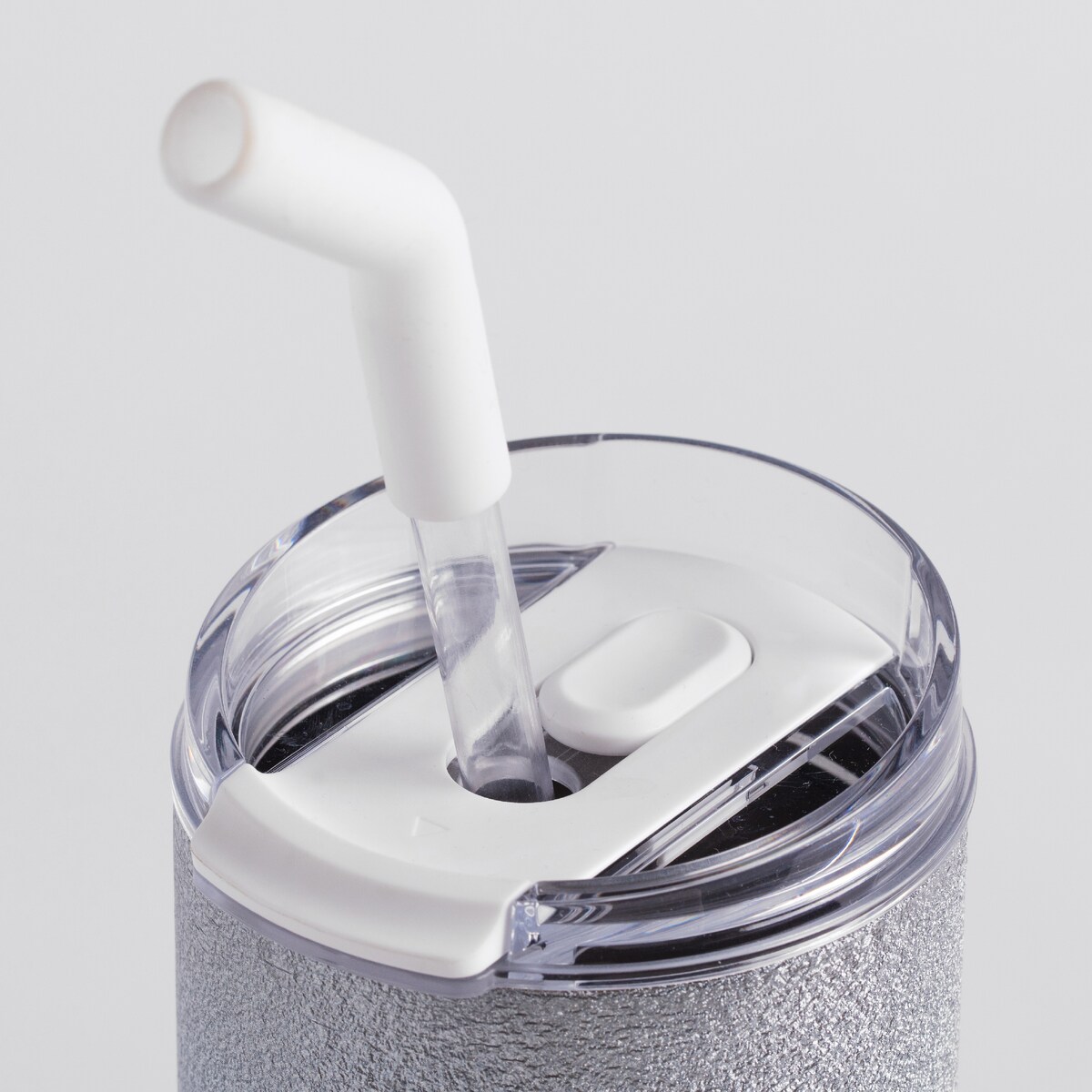 Kubek termiczny ze słomką